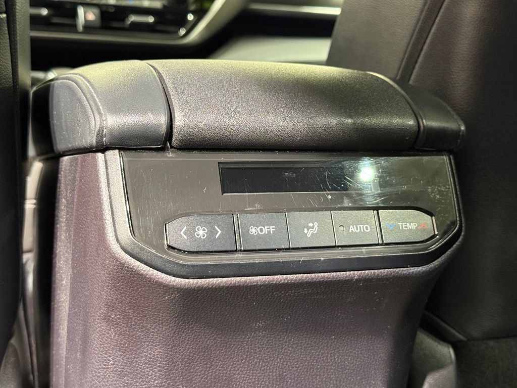 Thumbnail: 2021 Toyota Highlander - 22