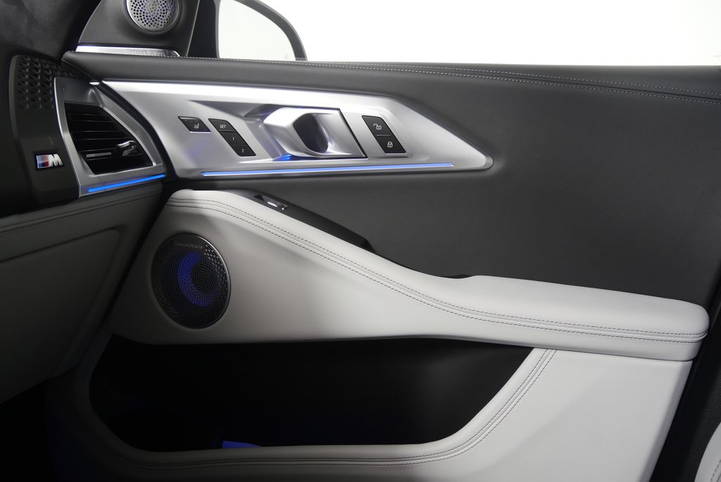 Thumbnail: 2026 BMW XM - 29