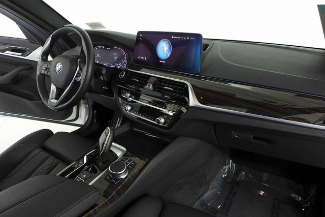 2022 BMW 5 Series 530e iPerformance 13