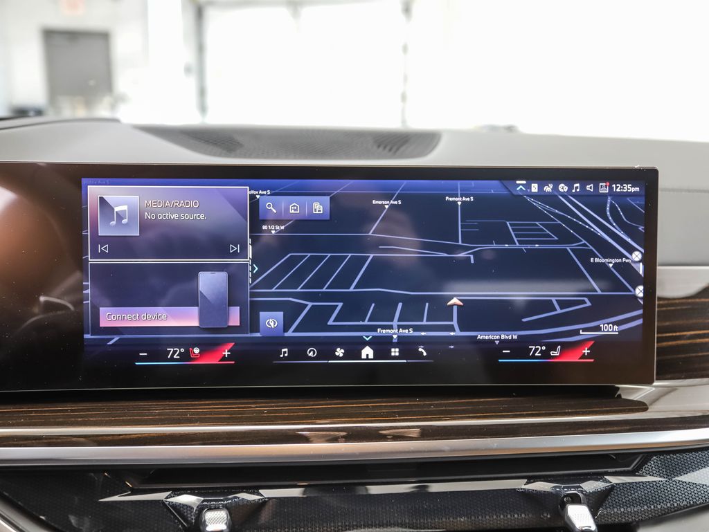 Thumbnail: 2026 BMW X7 - 16