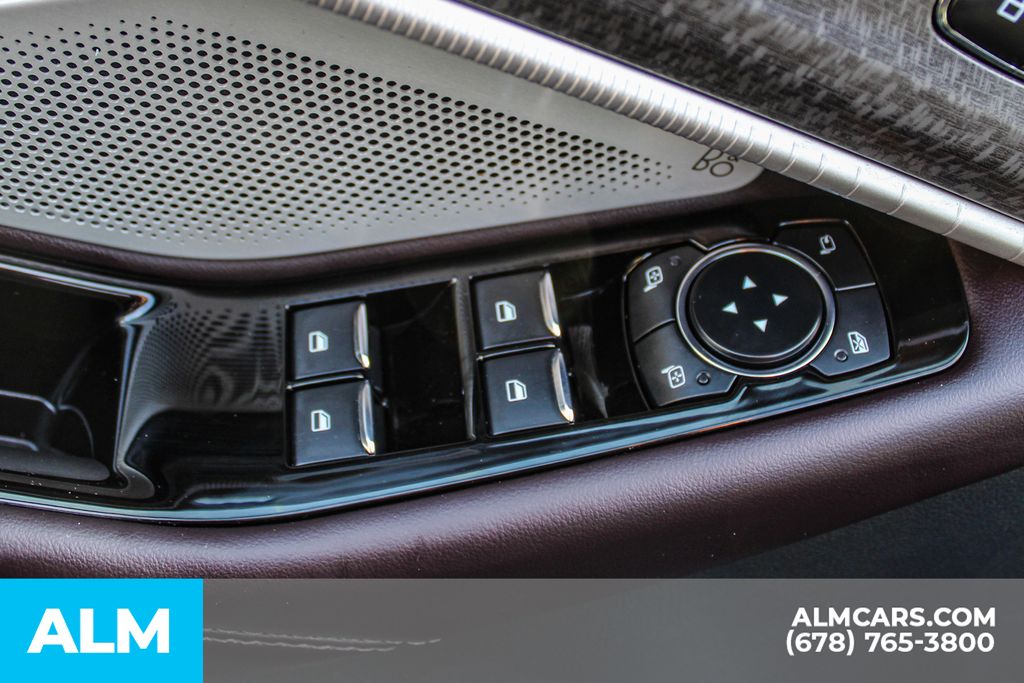 Used 2025 Black Ford Platinum image 32