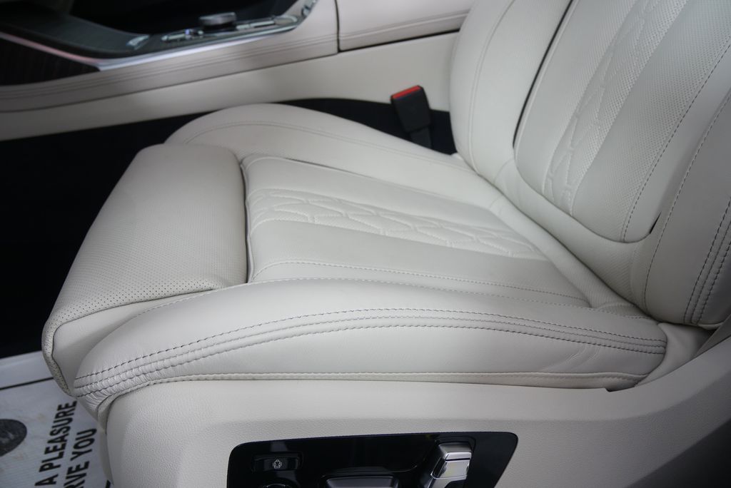 Thumbnail: 2026 BMW X7 - 9