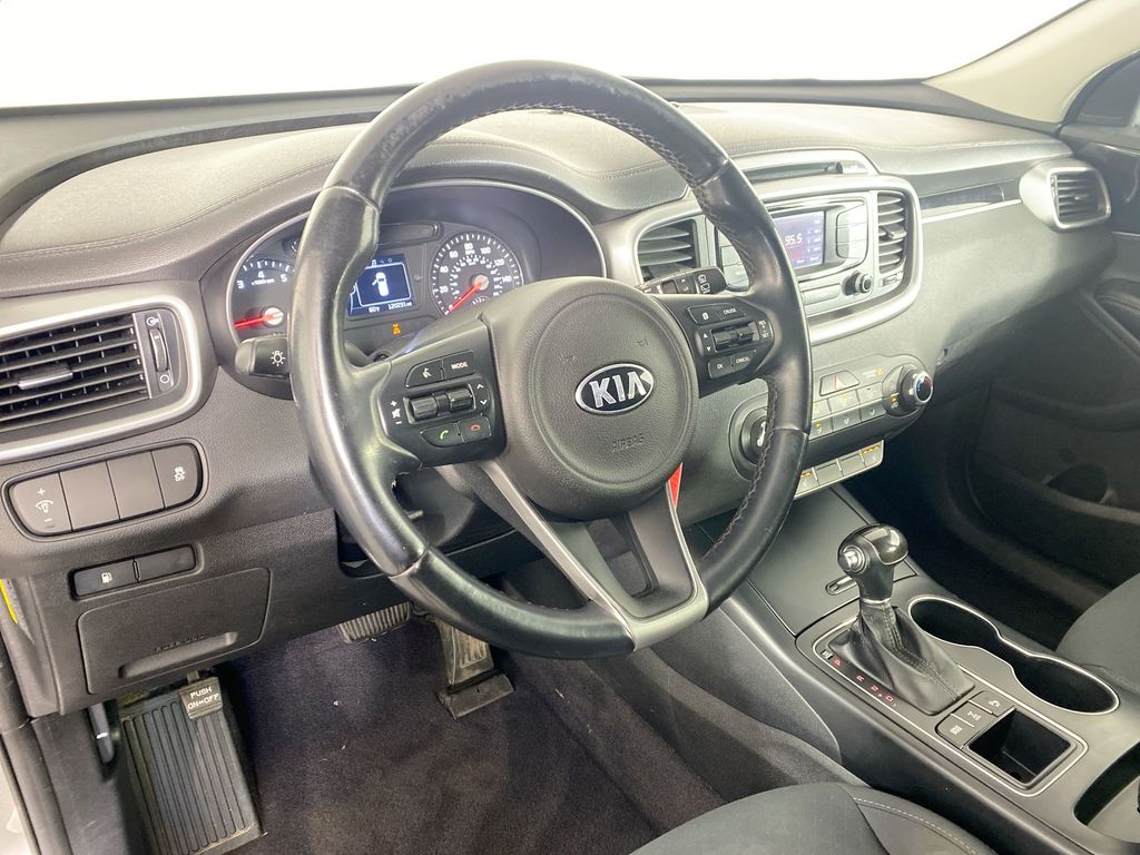 2016 Kia Sorento LX 10