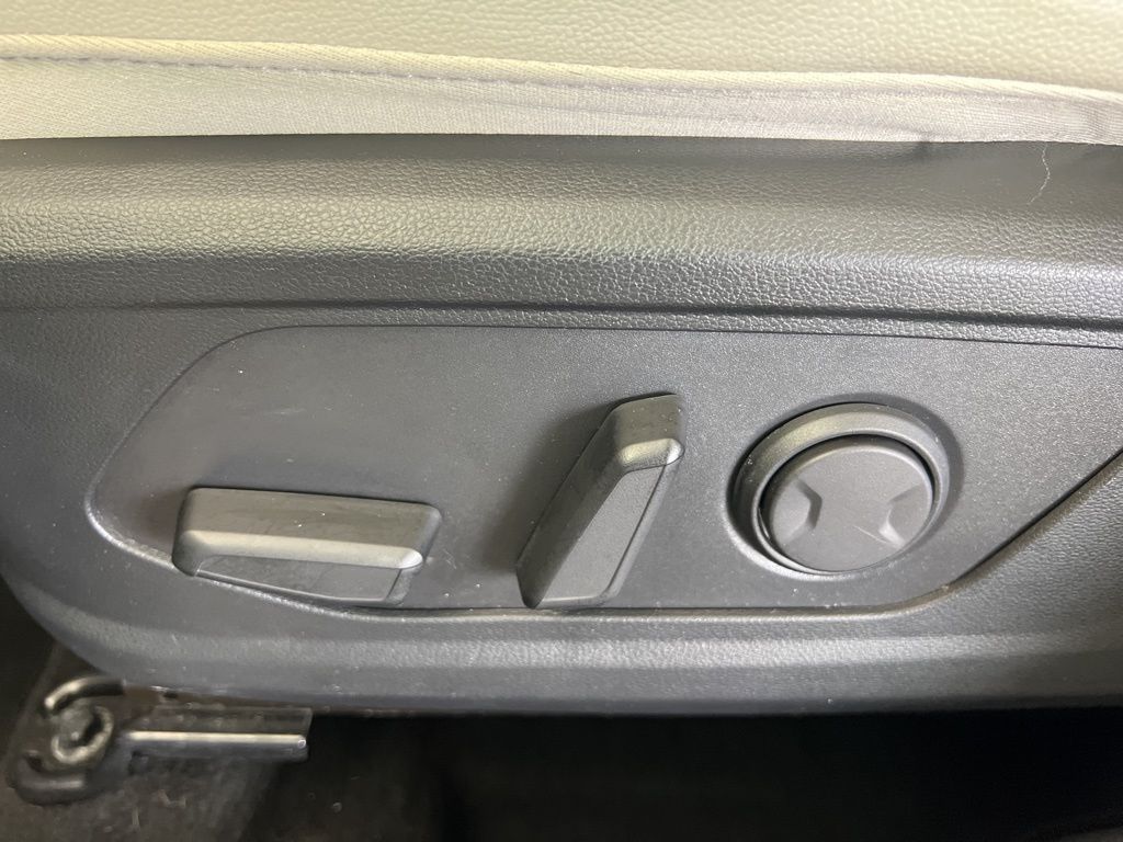 Certified Used 2023 Blue Hyundai SEL image 16