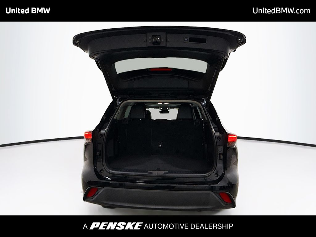 Thumbnail: 2022 Toyota Highlander - 14