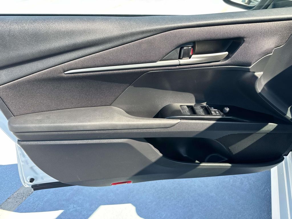 2025 Toyota Camry LE - 10