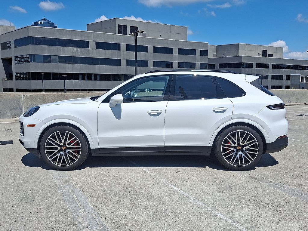 Thumbnail: 2025 Porsche Cayenne - 2