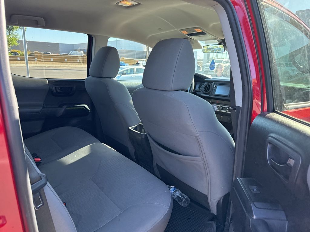 Thumbnail: 2019 Toyota Tacoma - 17
