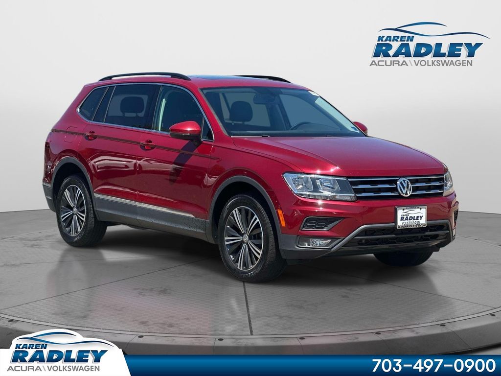 Cardinal Red Metallic 2018 Volkswagen Tiguan SUV / Crossover Front-Wheel Drive 8-Speed Automatic