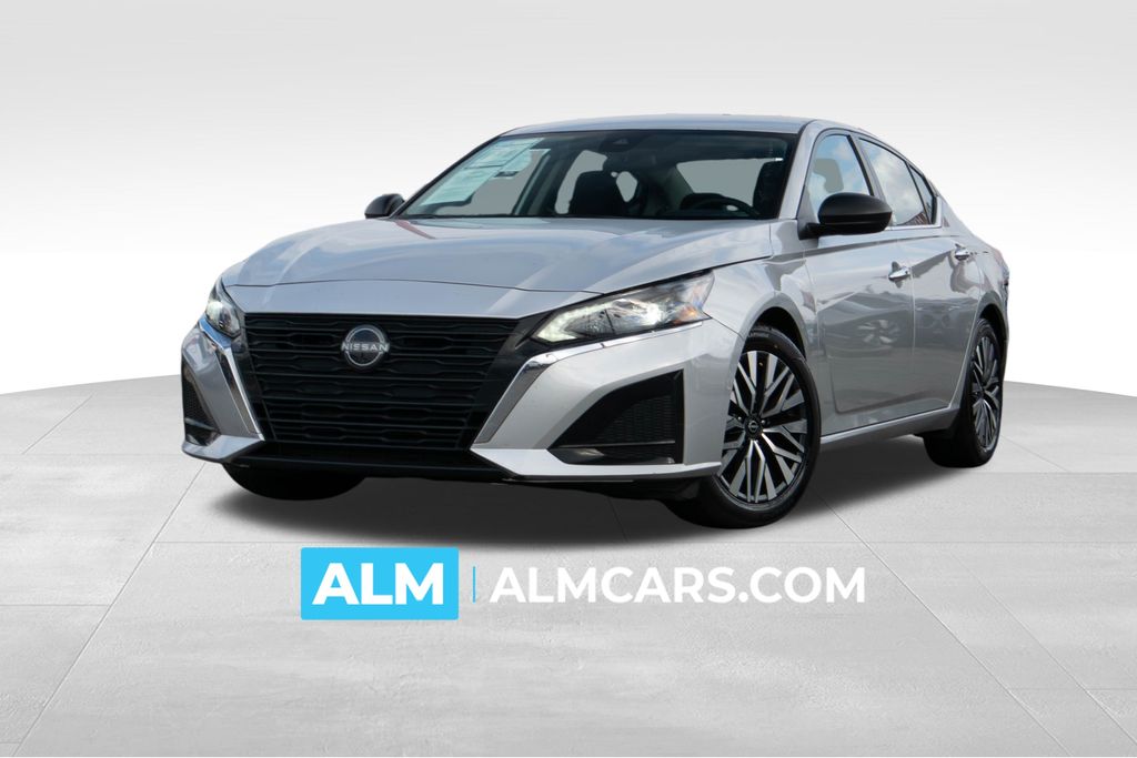 2024 Nissan Altima SV's photo