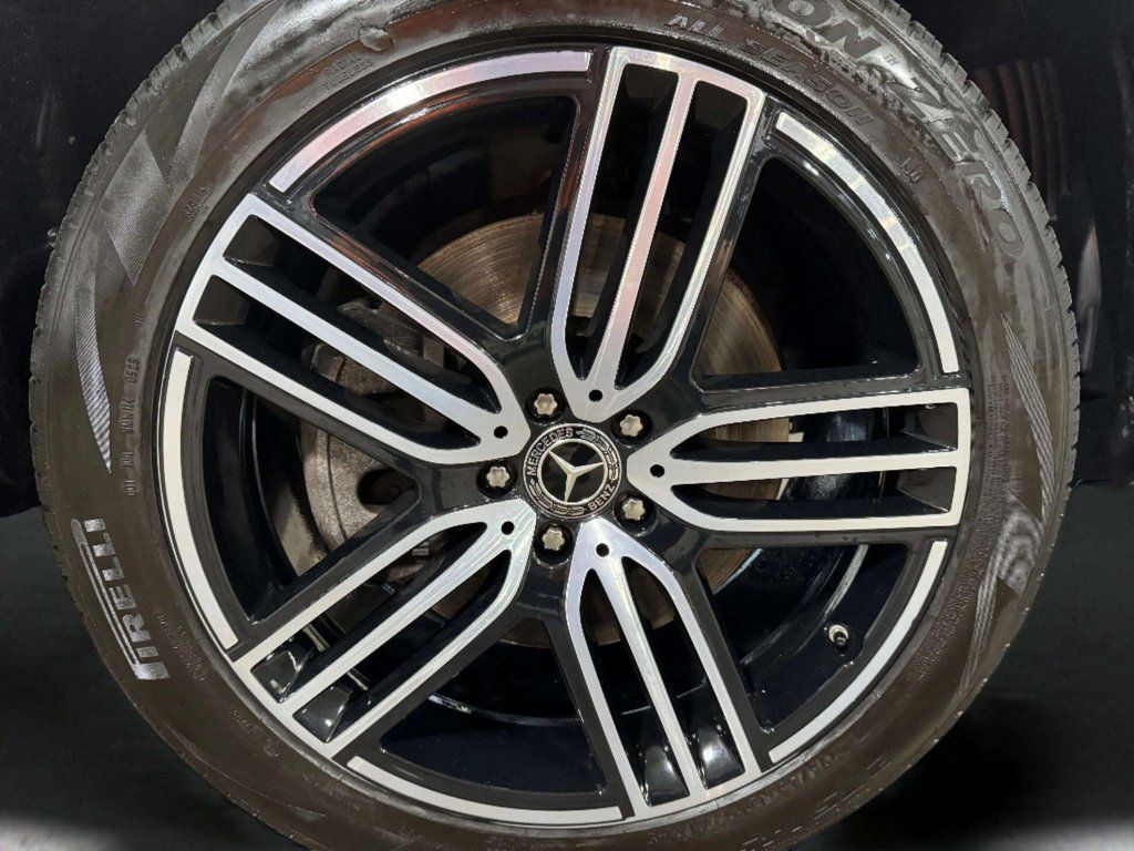 Used 2025 Black Mercedes-Benz GLS 450 image 33