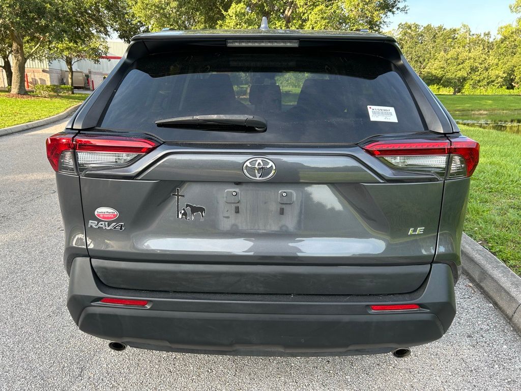 Thumbnail: 2021 Toyota RAV4 - 4