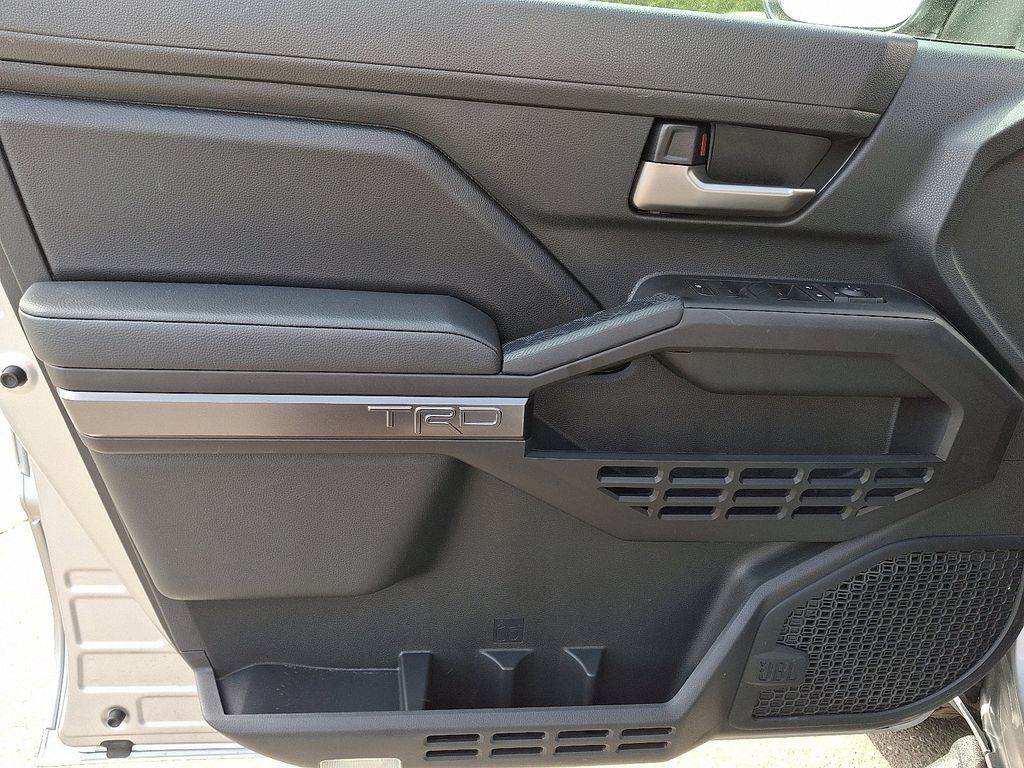 2024 Toyota Tacoma TRD Off-Road 12