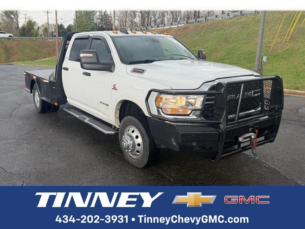 Bright White Clearcoat 2024 RAM 3500 Chassis SLT Crew Cab LB DRW 4WD Pickup Truck Four-Wheel Drive 6-Speed Automatic