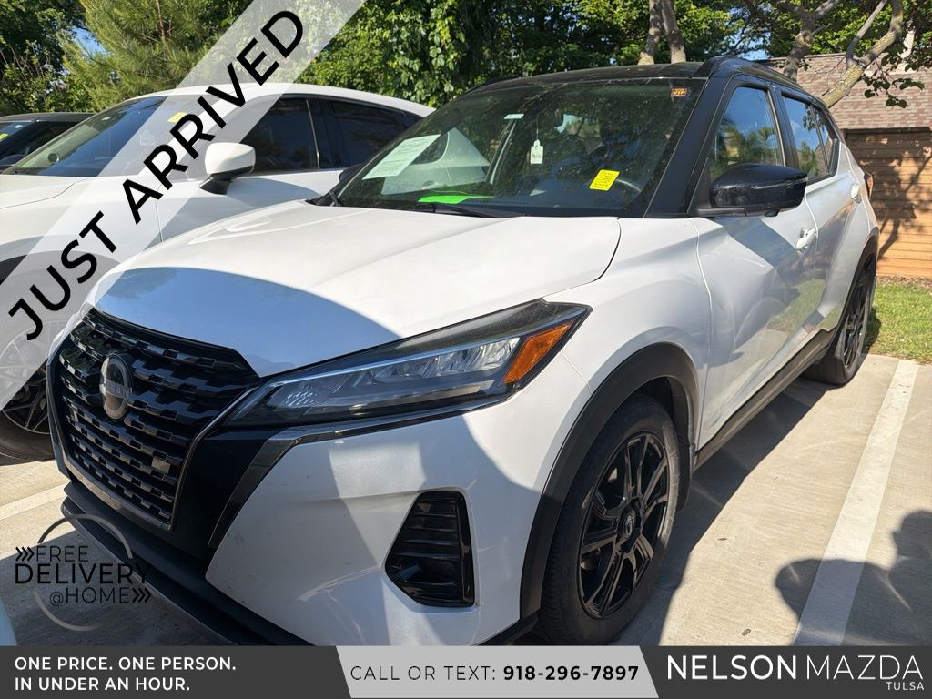 2023 Nissan Kicks SR