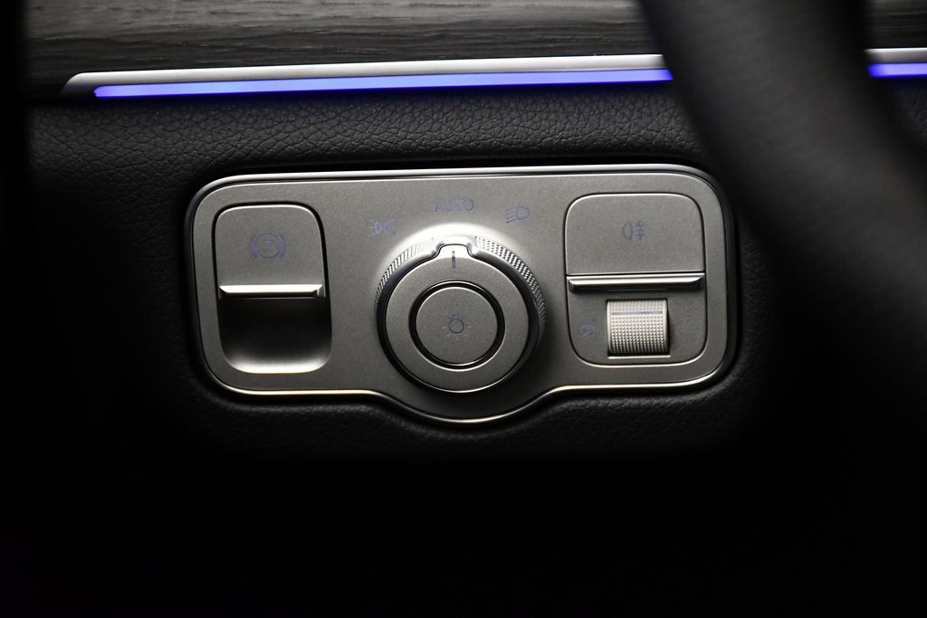 Thumbnail: 2026 Mercedes-Benz GLS - 21