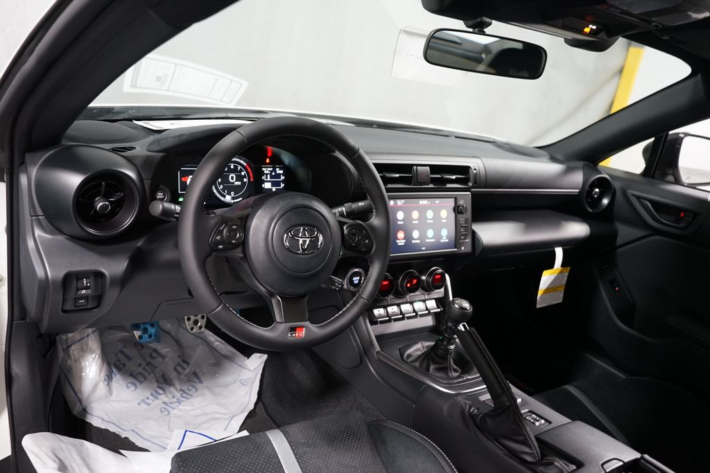 Thumbnail: 2026 Toyota GR86 - 11