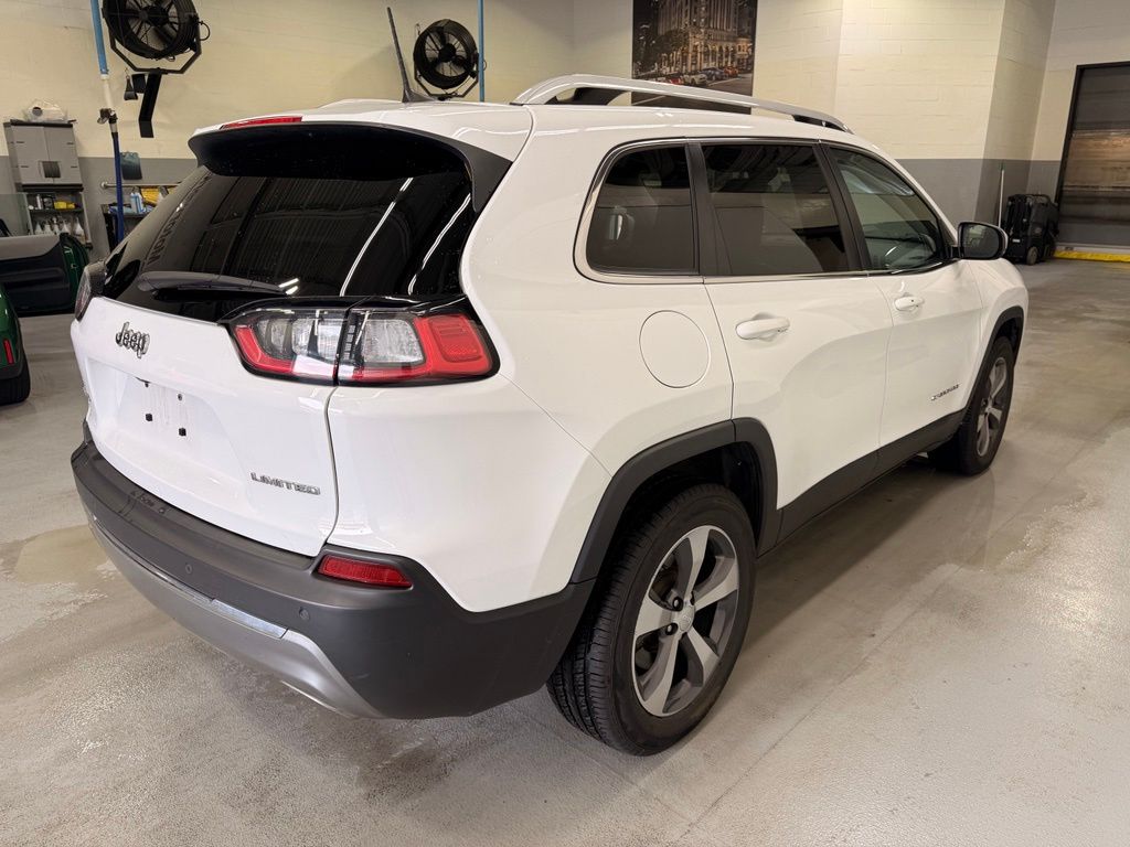 Thumbnail: 2019 Jeep Cherokee - 6