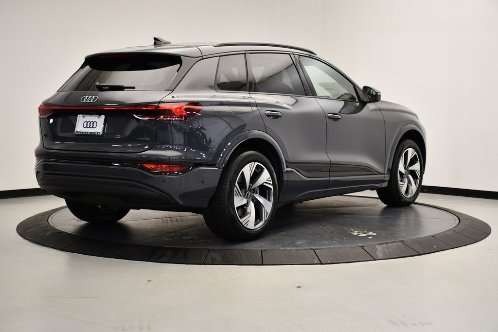 Thumbnail: 2025 Audi Q6 e-tron - 5