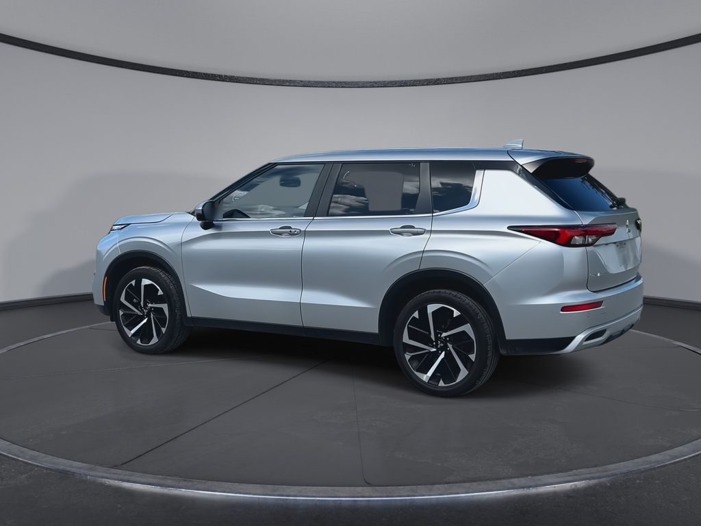 Thumbnail: 2024 Mitsubishi Outlander - 6