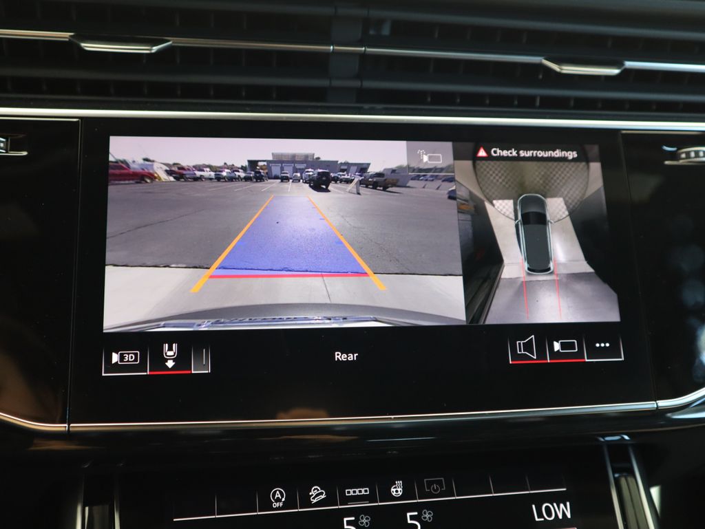 Thumbnail: 2026 Audi Q7 - 17