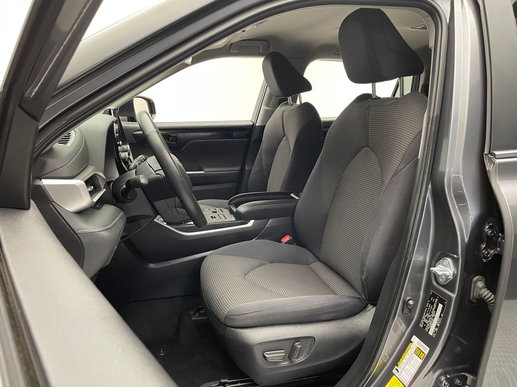 2023 Toyota Highlander XSE 13