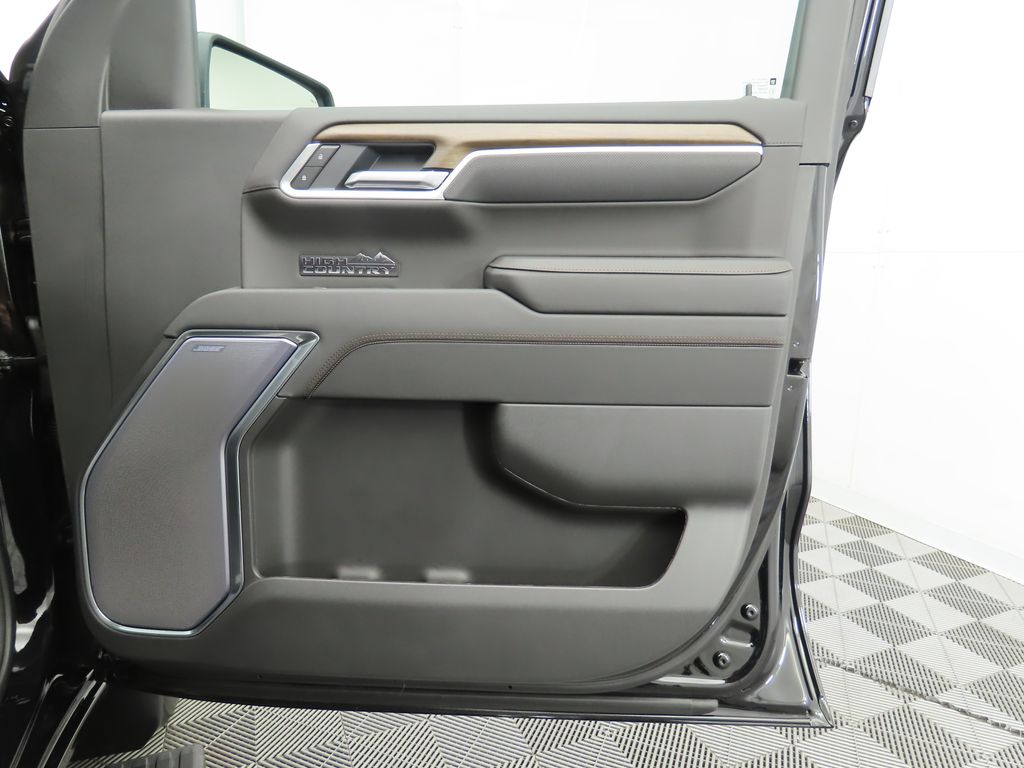 Thumbnail: 2026 Chevrolet Silverado 1500 - 26