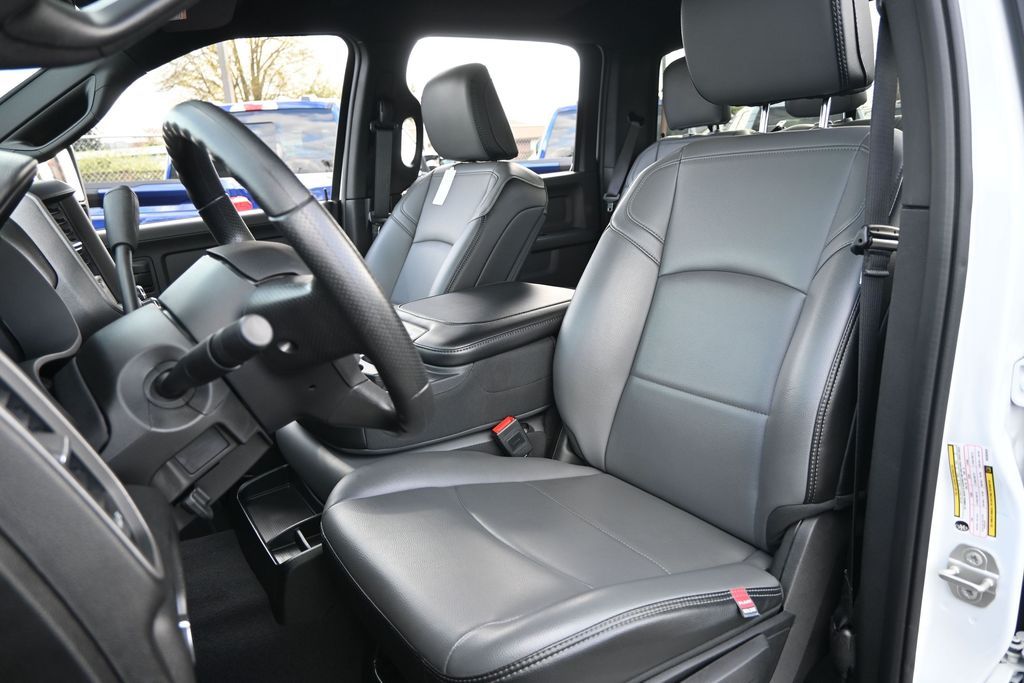 2024 Ram 2500 Tradesman Crew Cab 4x4 8' Box