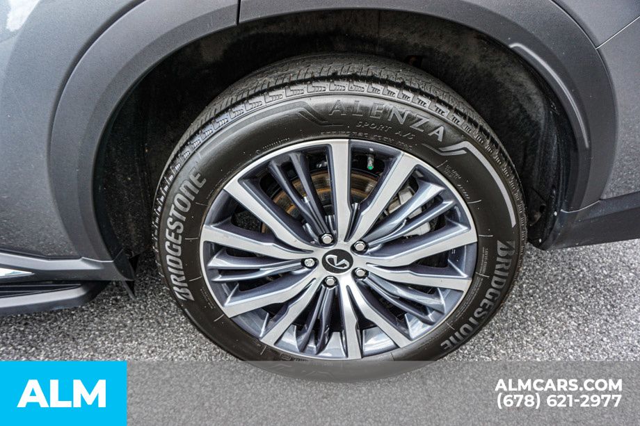 Used 2024 Gray INFINITI Sensory image 17