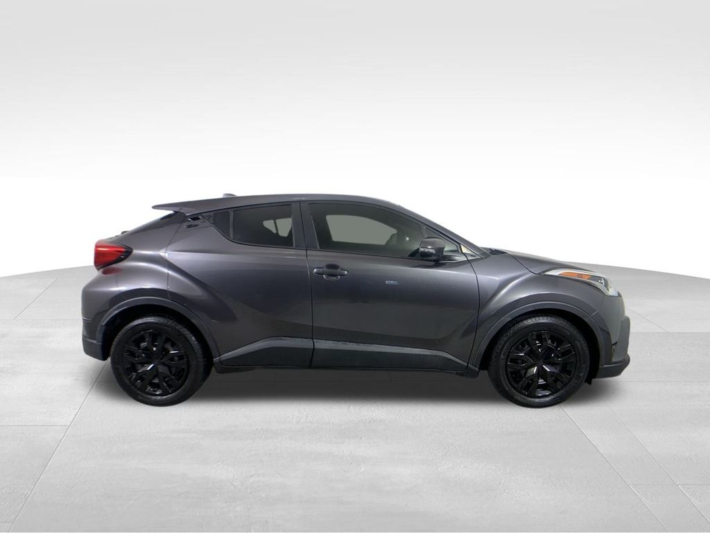 2019 Toyota C-HR LE 8