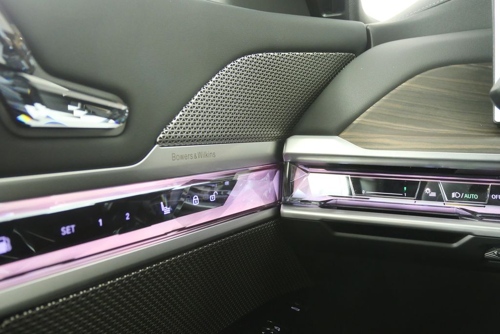 Thumbnail: 2026 BMW 7 Series - 20