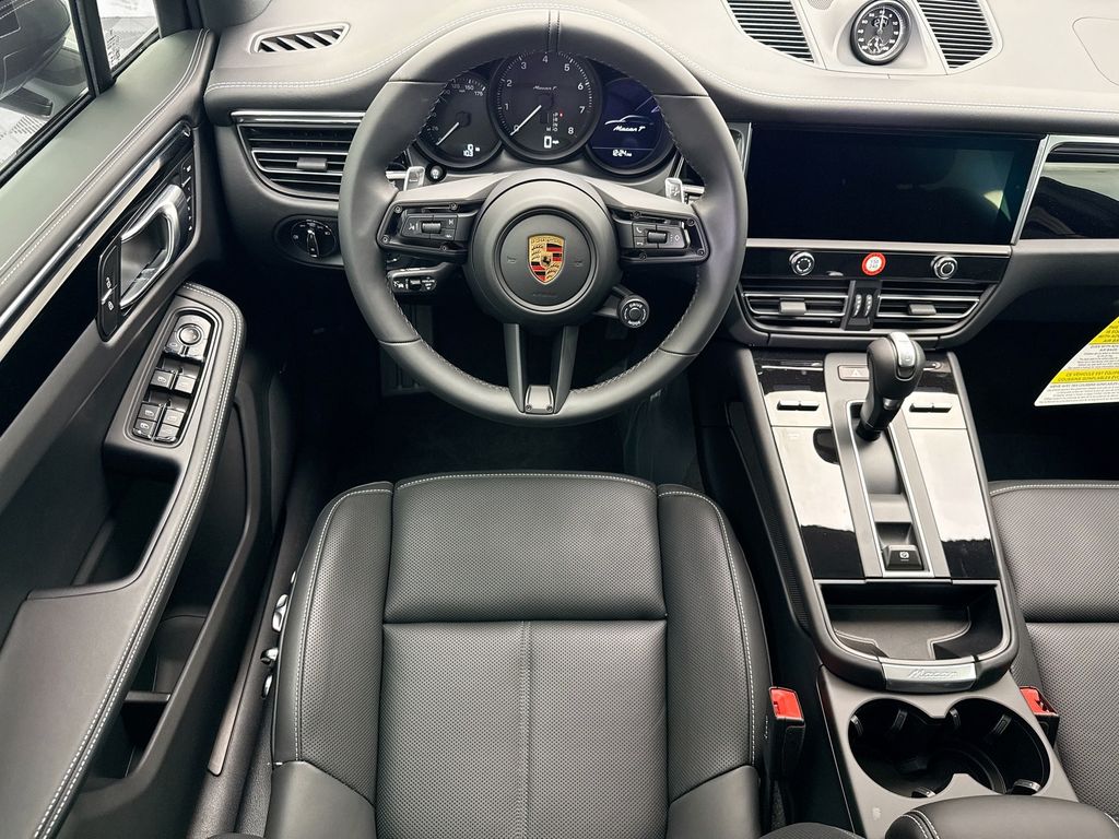 Thumbnail: 2026 Porsche Macan - 13