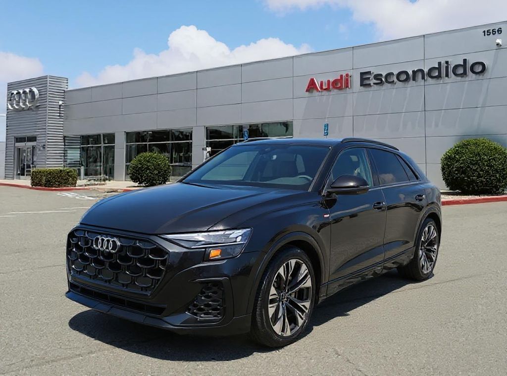 Thumbnail: 2026 Audi Q8 - 1