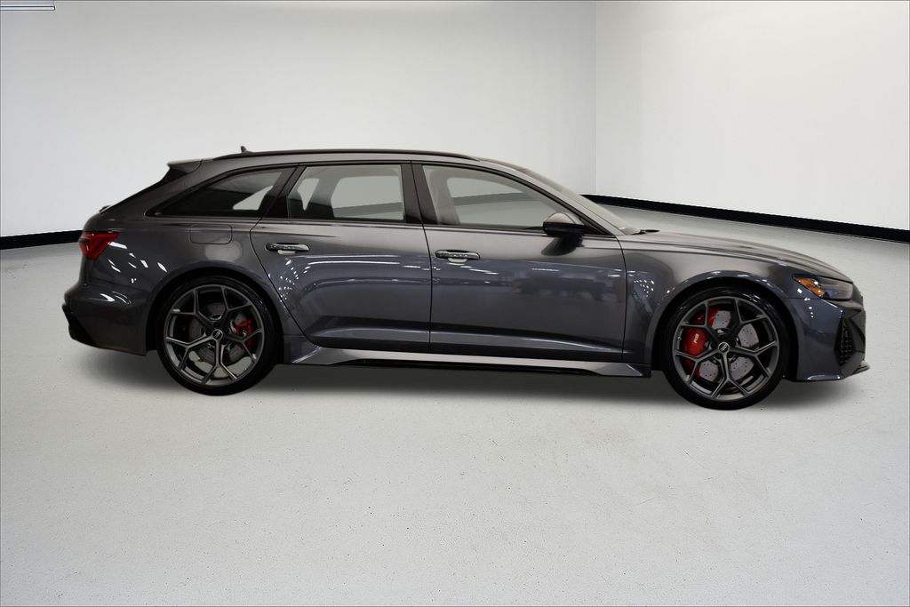 Thumbnail: 2026 Audi RS 6 - 6