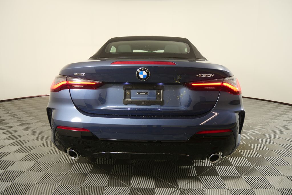 Thumbnail: 2026 BMW 4 Series - 4