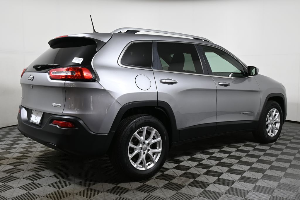 Thumbnail: 2016 Jeep Cherokee - 7