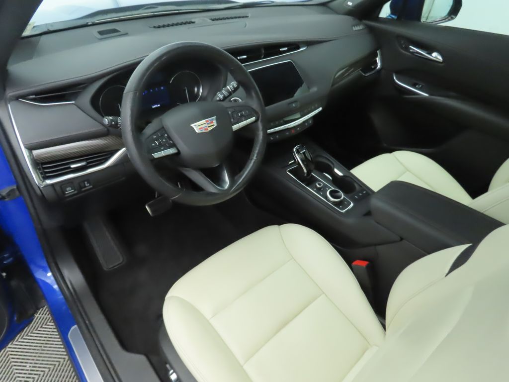 Thumbnail: 2021 Cadillac XT4 - 9