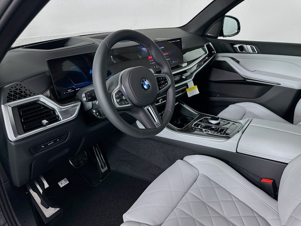 2025 BMW X5 M60i 9