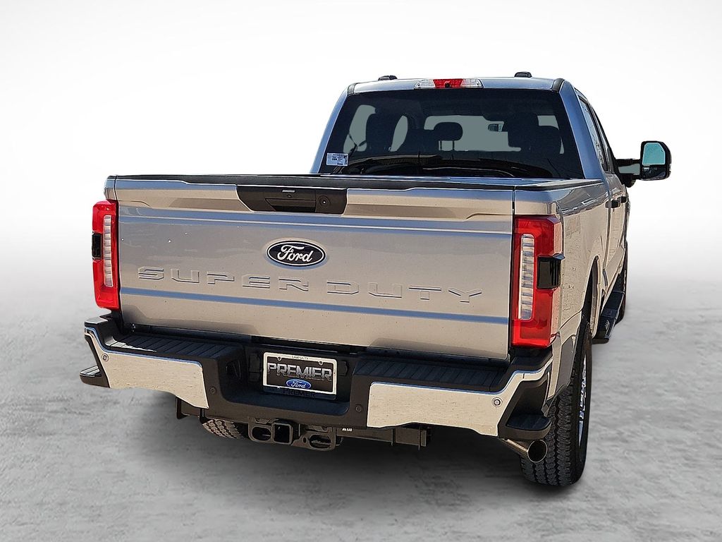 New 2027 Silver Ford XLT image 10