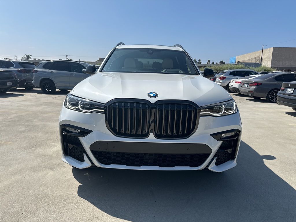 2022 BMW X7 xDrive40i 5