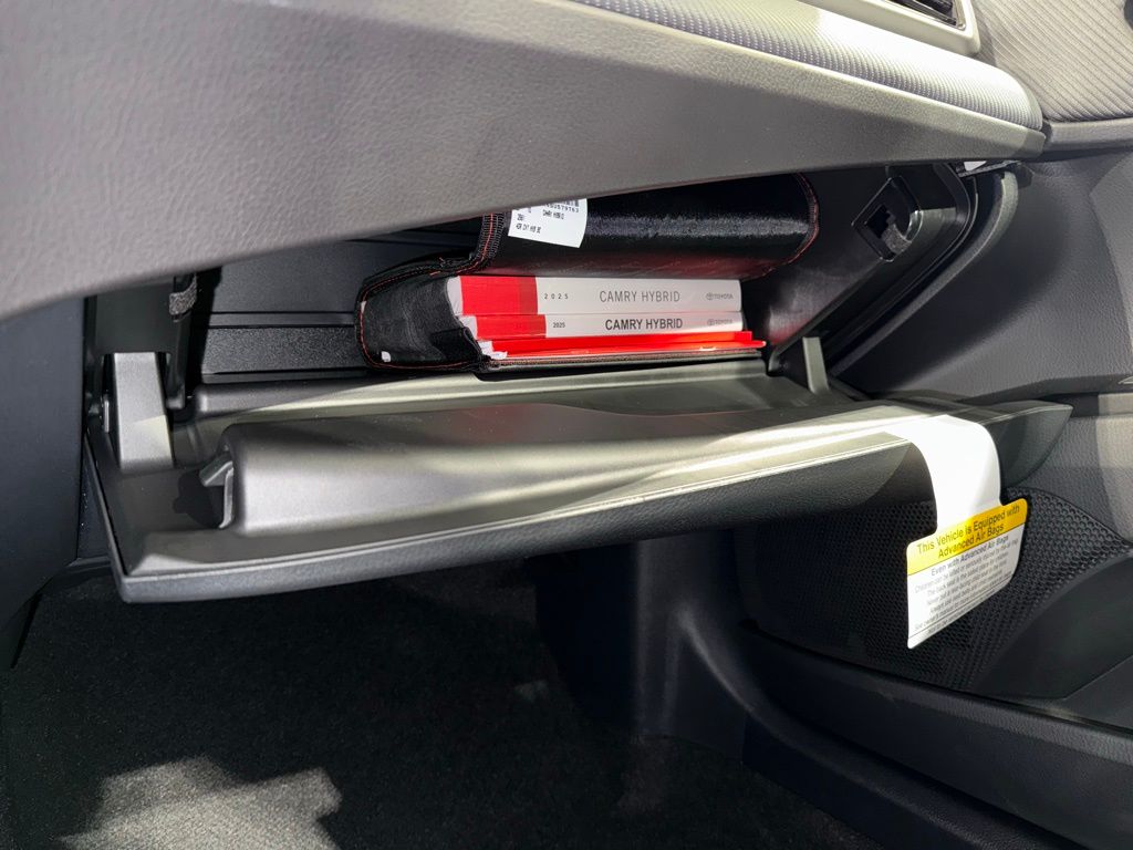 2025 Toyota Camry SE 30