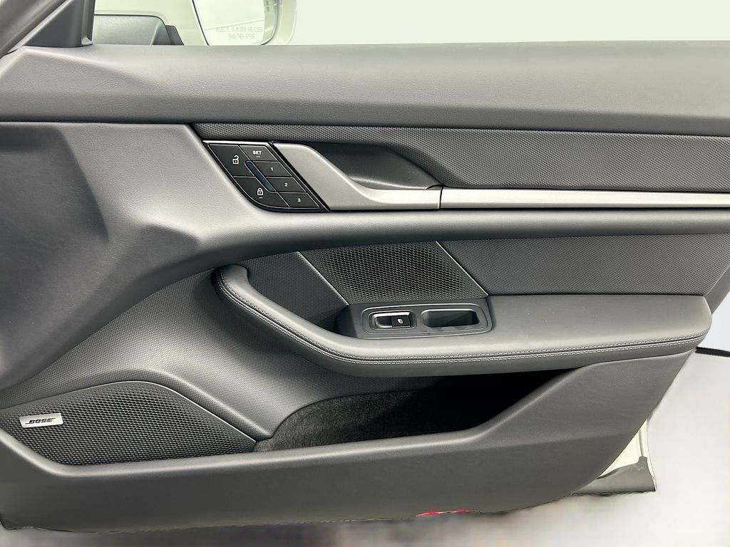 Thumbnail: 2026 Porsche Taycan - 26