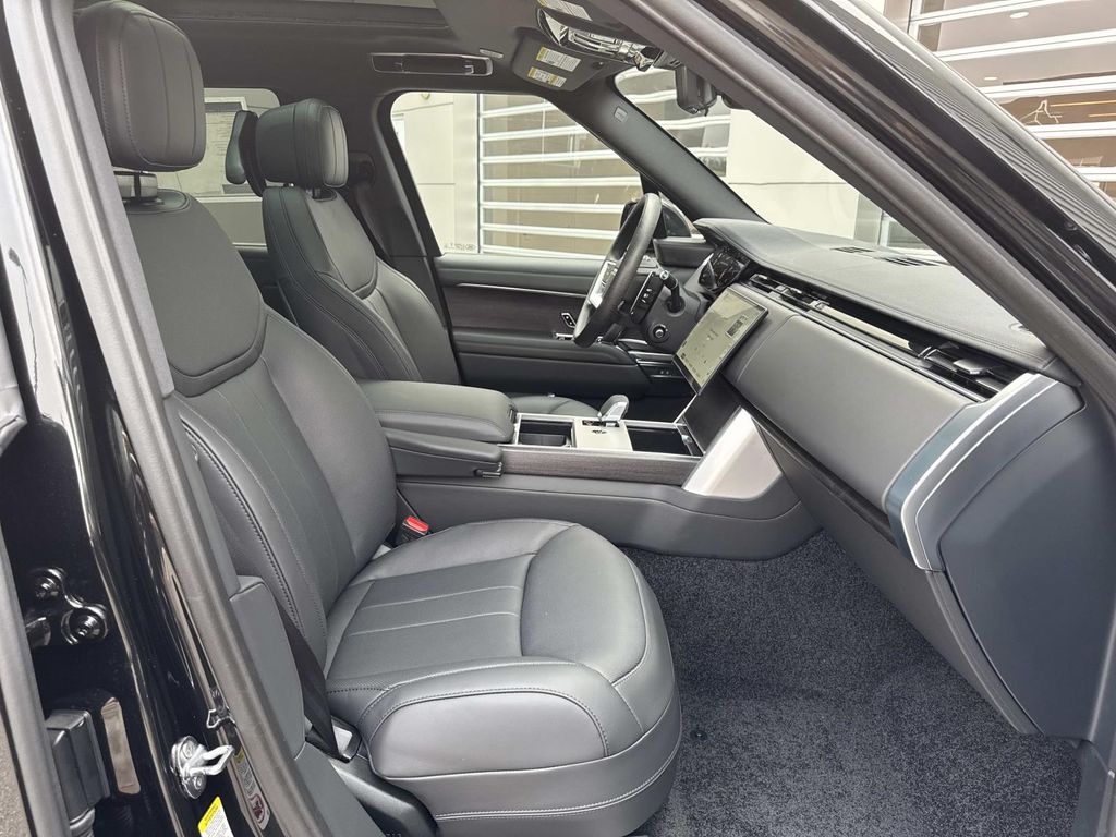 New 2026 Black Land Rover SE image 10
