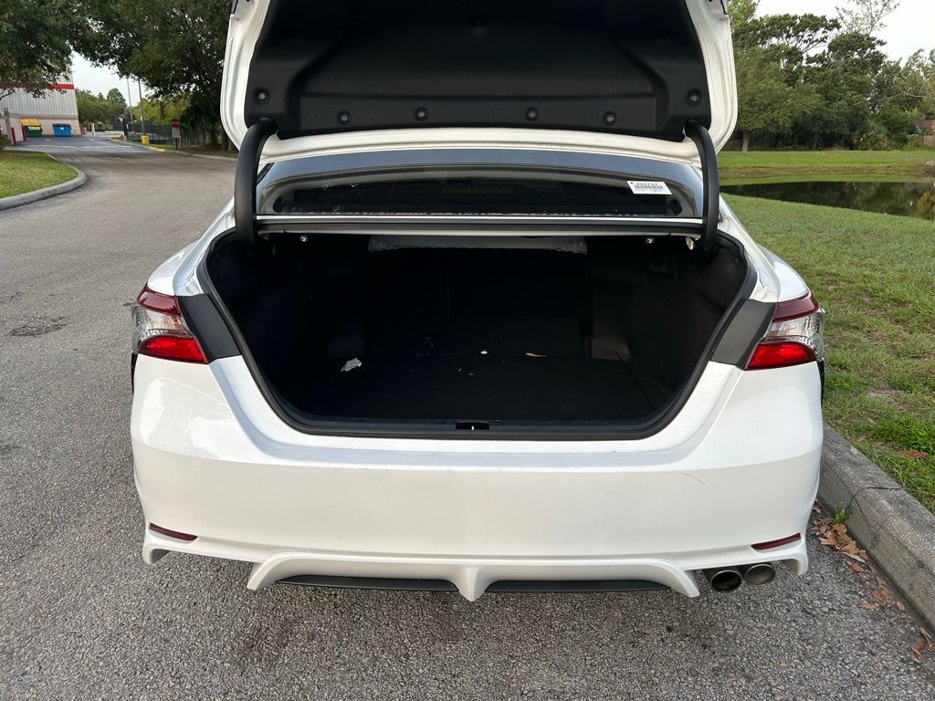 2021 Toyota Camry SE 10