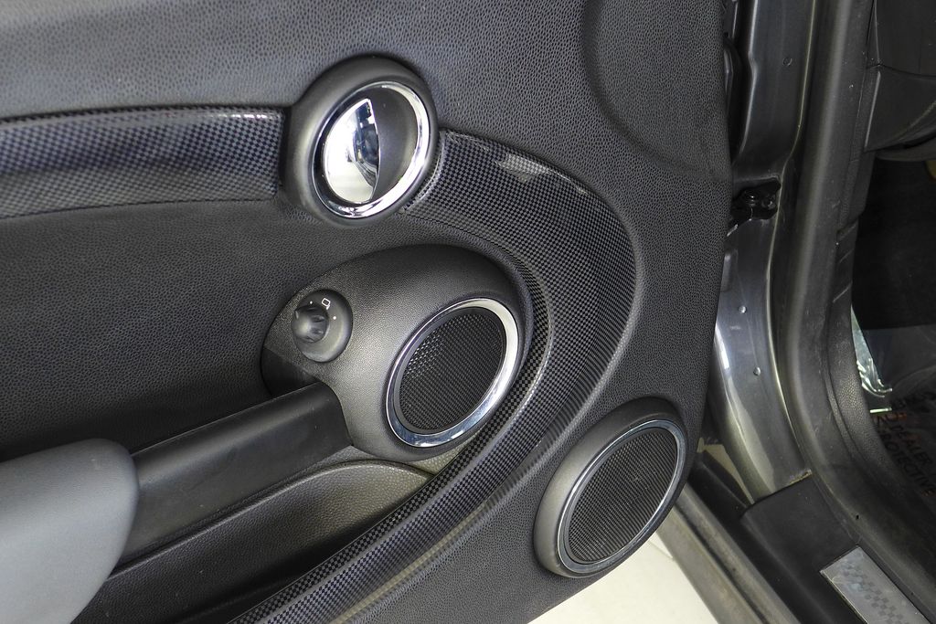 Thumbnail: 2011 MINI Cooper Clubman - 12