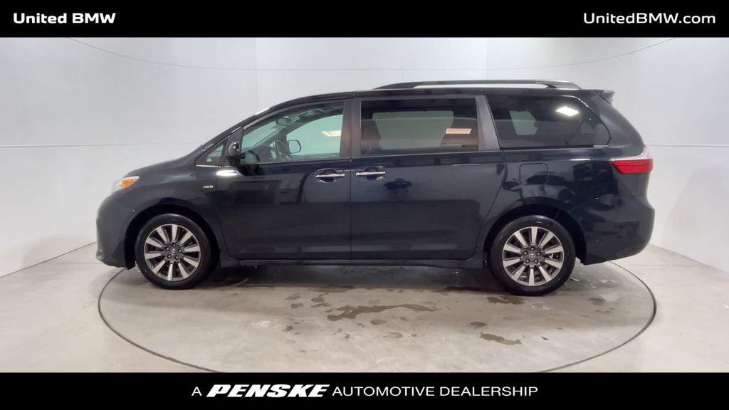 2018 Toyota Sienna XLE 5