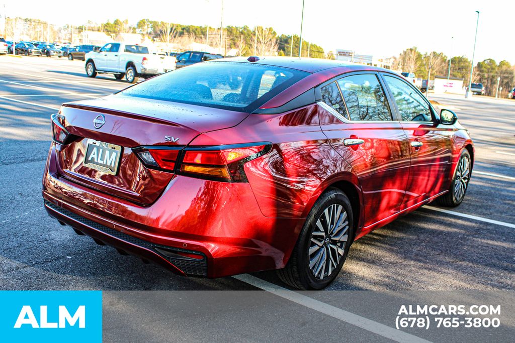 Used 2024 Red Nissan 2.5 SV image 6