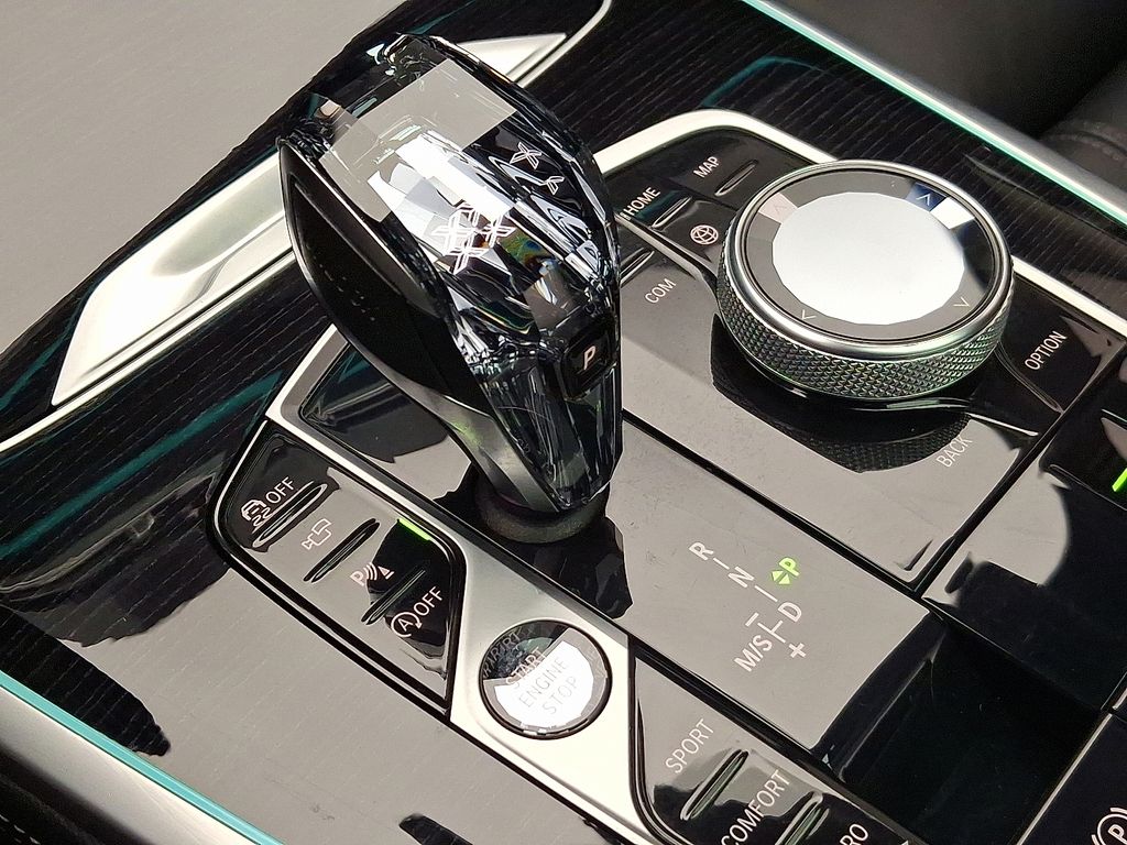 Thumbnail: 2020 BMW X7 - 17