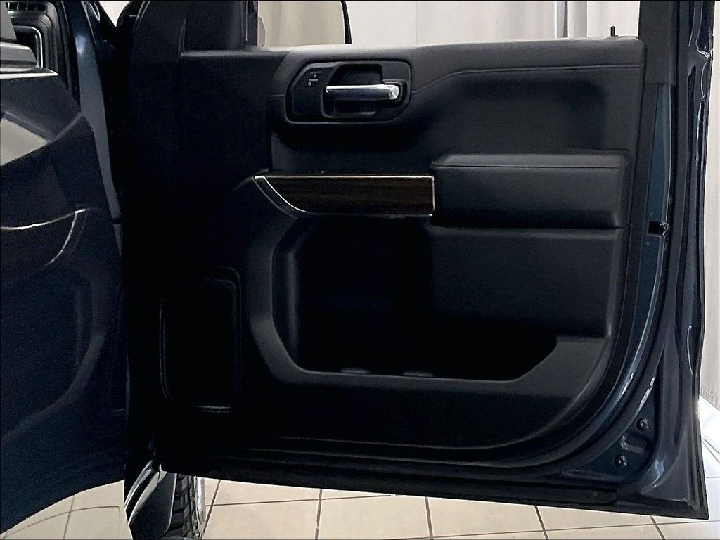 2020 Chevrolet Silverado 1500 — photo 12
