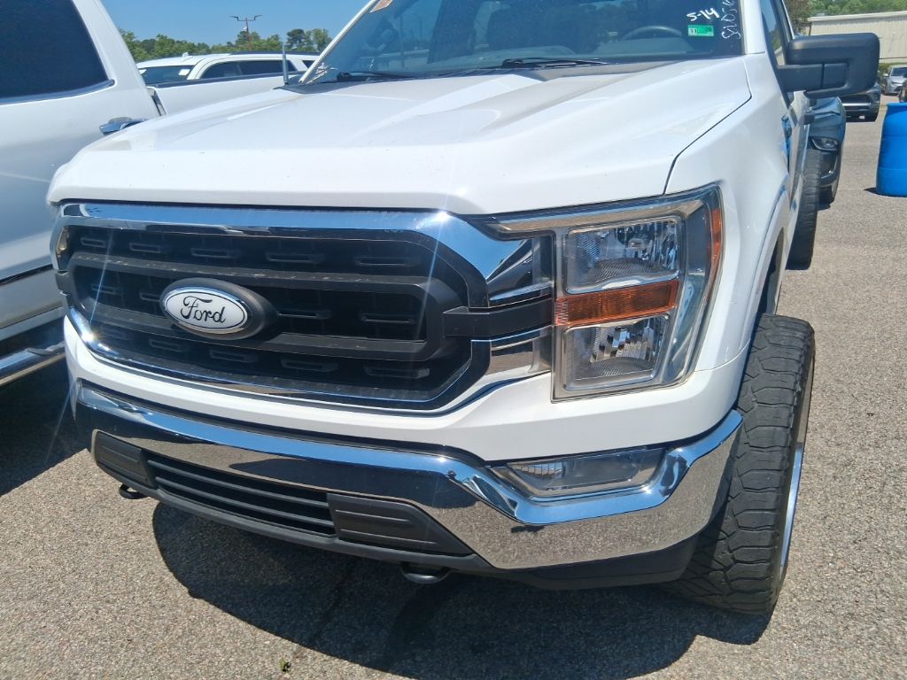 Used 2021 White Ford XLT image 2